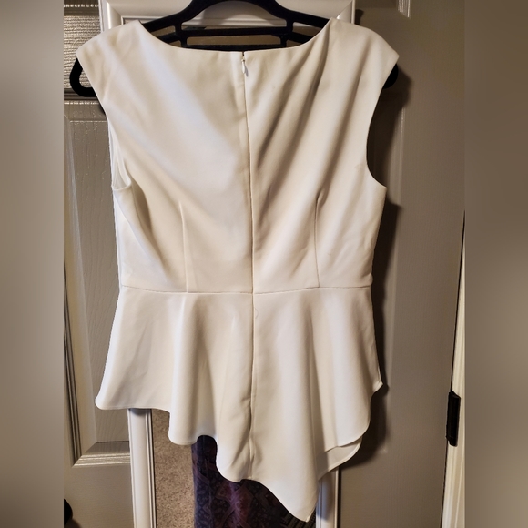 ASYMETRICAL SLEEVELESS PEPLIN BLOUSE - Picture 2 of 3